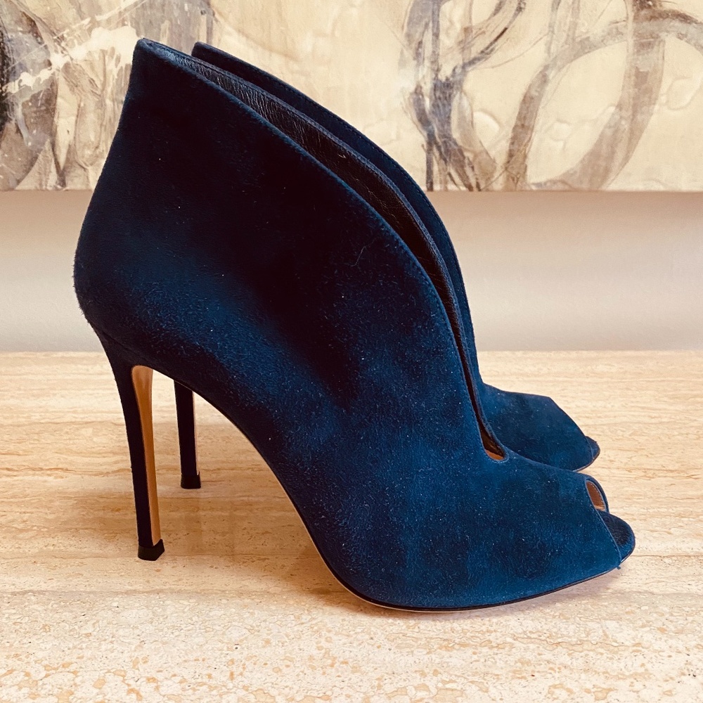 Gianvito Rossi Suede Peep Toe Heels 6.5